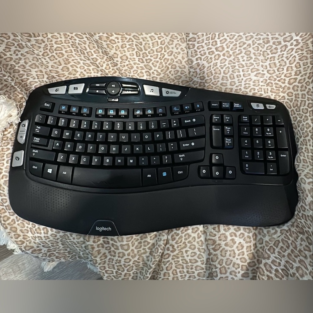 Logitech Wireless Keyboard MK550